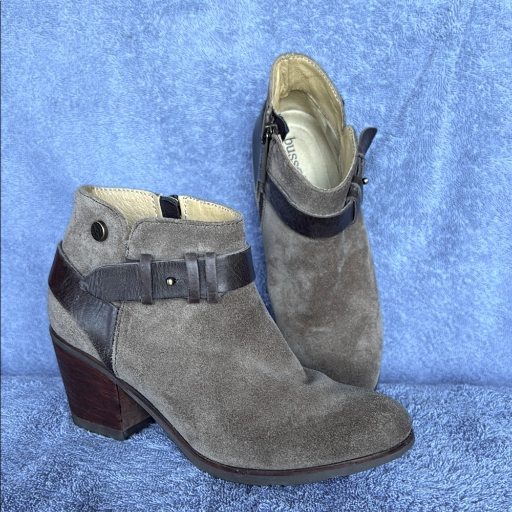 Bussola Stylish Ankle Boots in Taupe and Dark Brown Suede Leather - US size 6.5